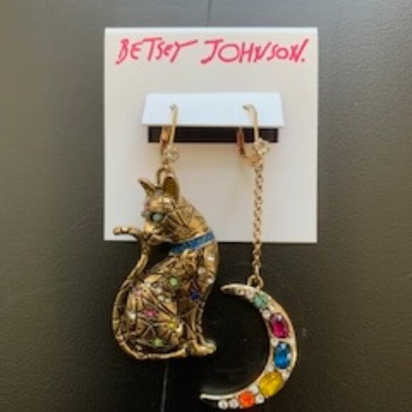 Betsey Johnson Cat & Moon mismatched earrings - Picture 1 of 2